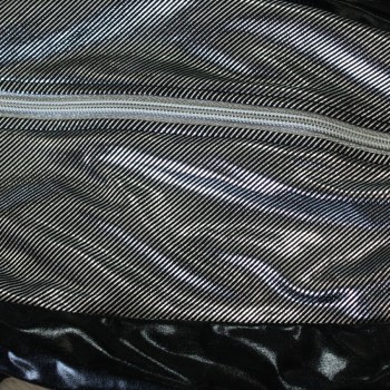 schwarze Wetlook Beinstulpen S/3046 S/M mit silbernen Kragen von Andalea Dessous